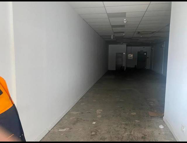 BUSINESS PROPERTY TO RENT IN MEADOWRIDGE